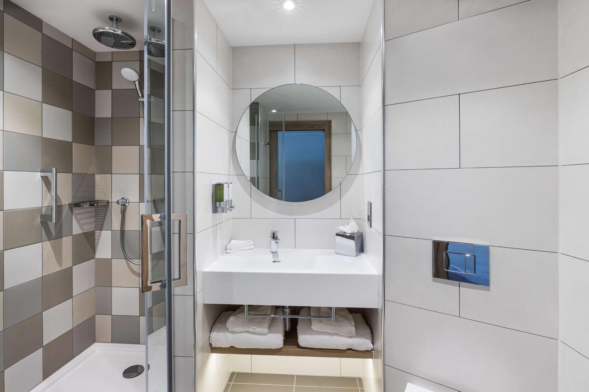 Отель Hampton By Hilton Торки Экстерьер фото