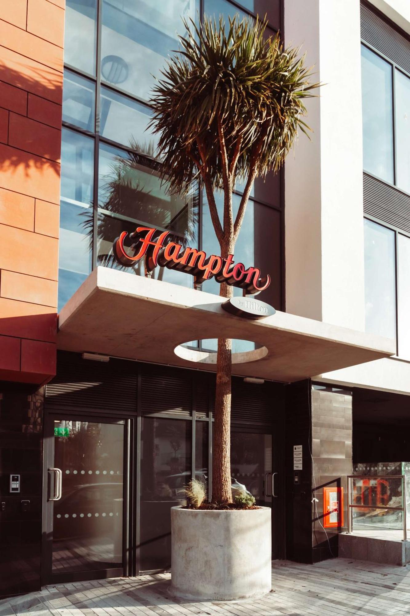Отель Hampton By Hilton Торки Экстерьер фото