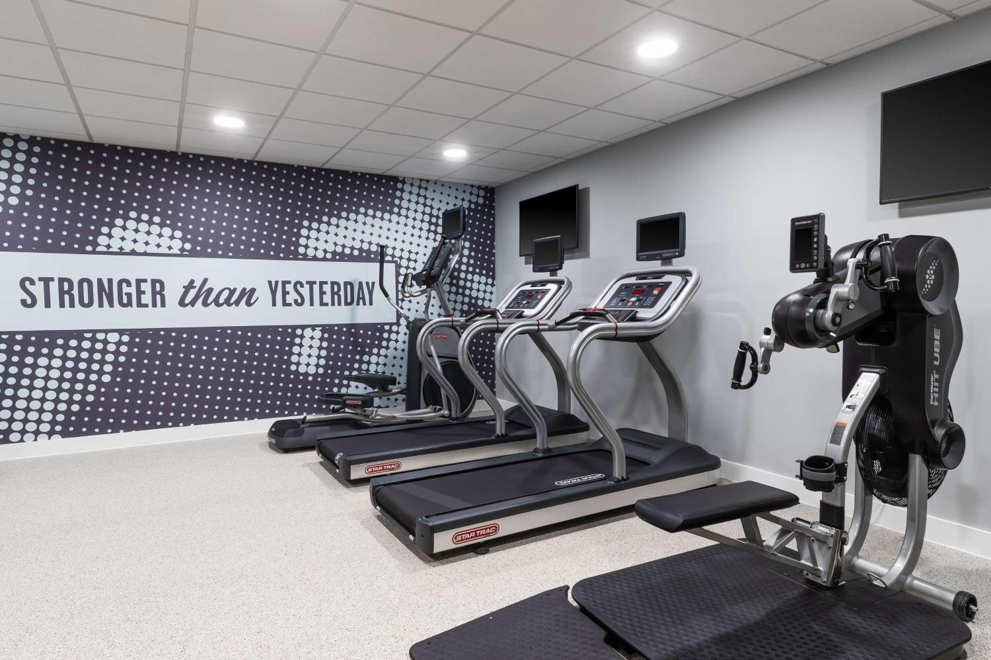 Отель Hampton By Hilton Торки Экстерьер фото